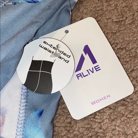 Floral Alive Quick Dry Capri Workout Leggings - Picture 3 of 7